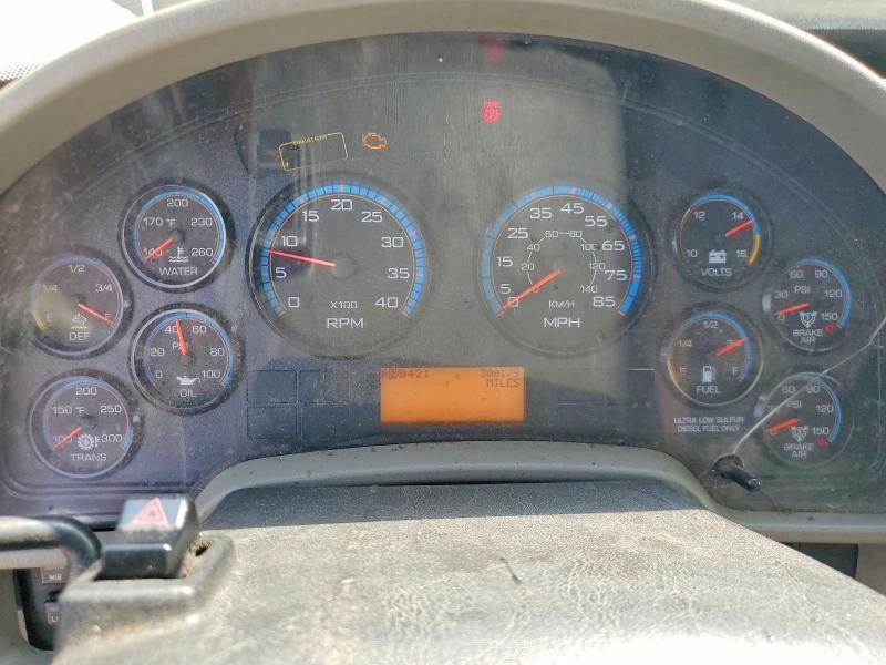 2017 International 4300 BOX Truck