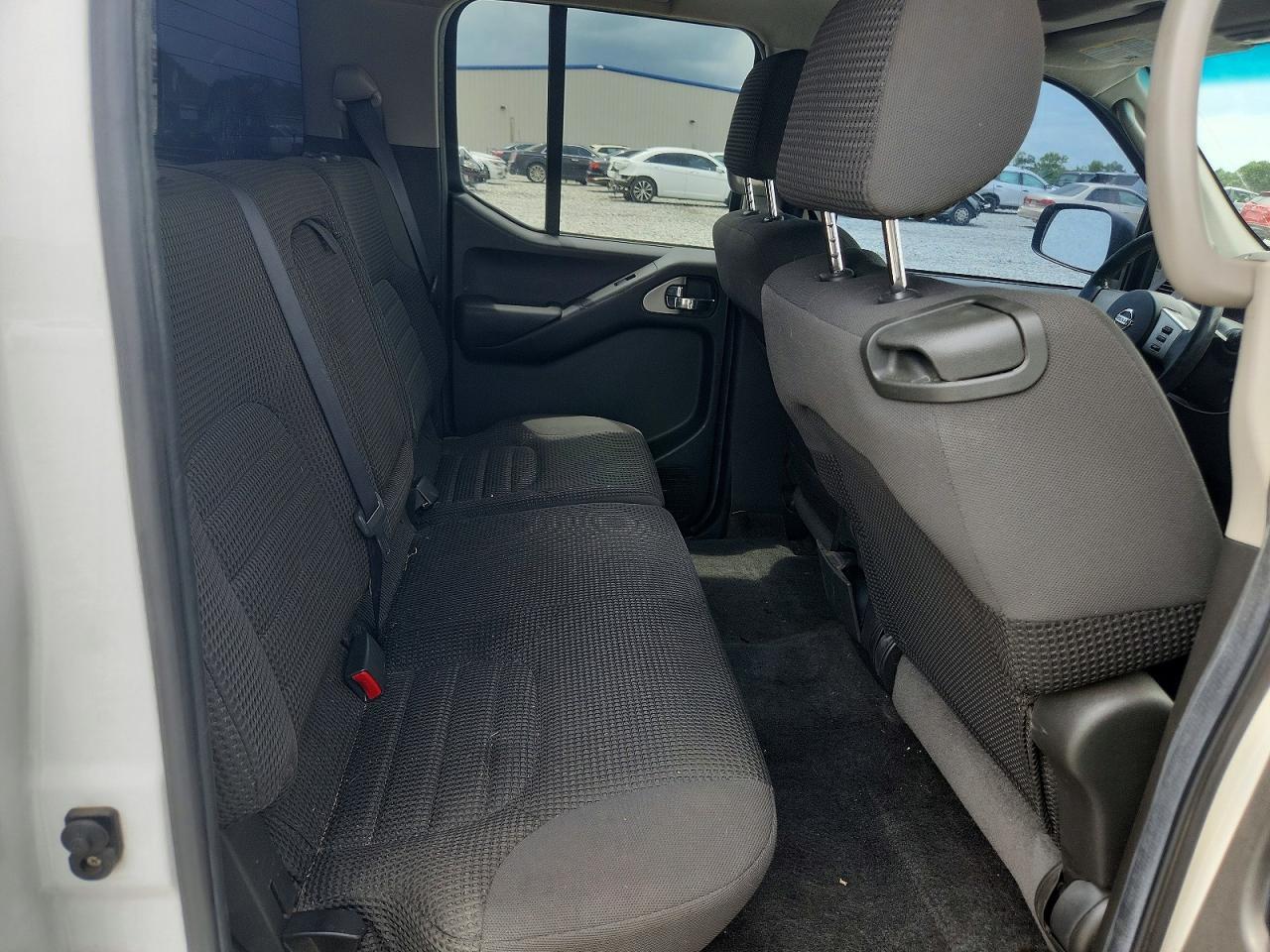 2005 Nissan Frontier SE