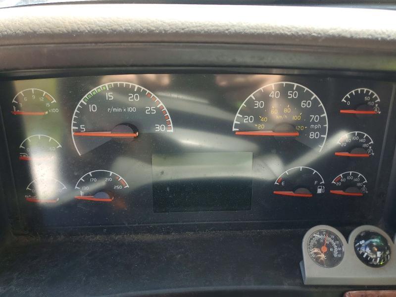 2007 Volvo VNL Semi Truck
