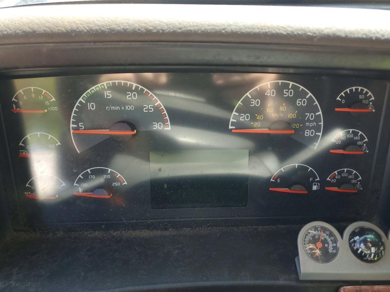2007 Volvo VNL Semi Truck