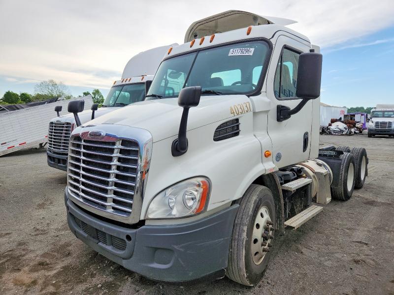 2019 Freightliner Cascadia 113 Semi Truck