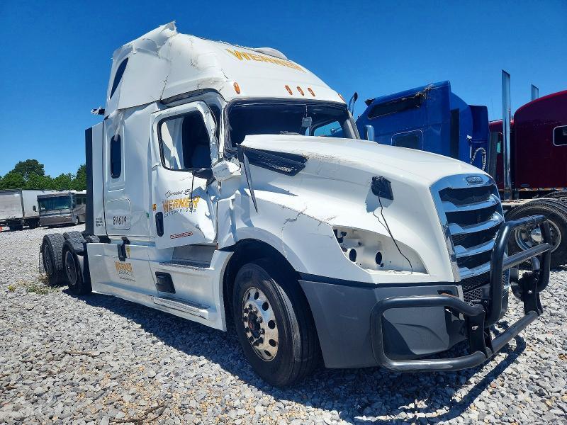 2025 Freightliner Business Class M2 Semi Truck