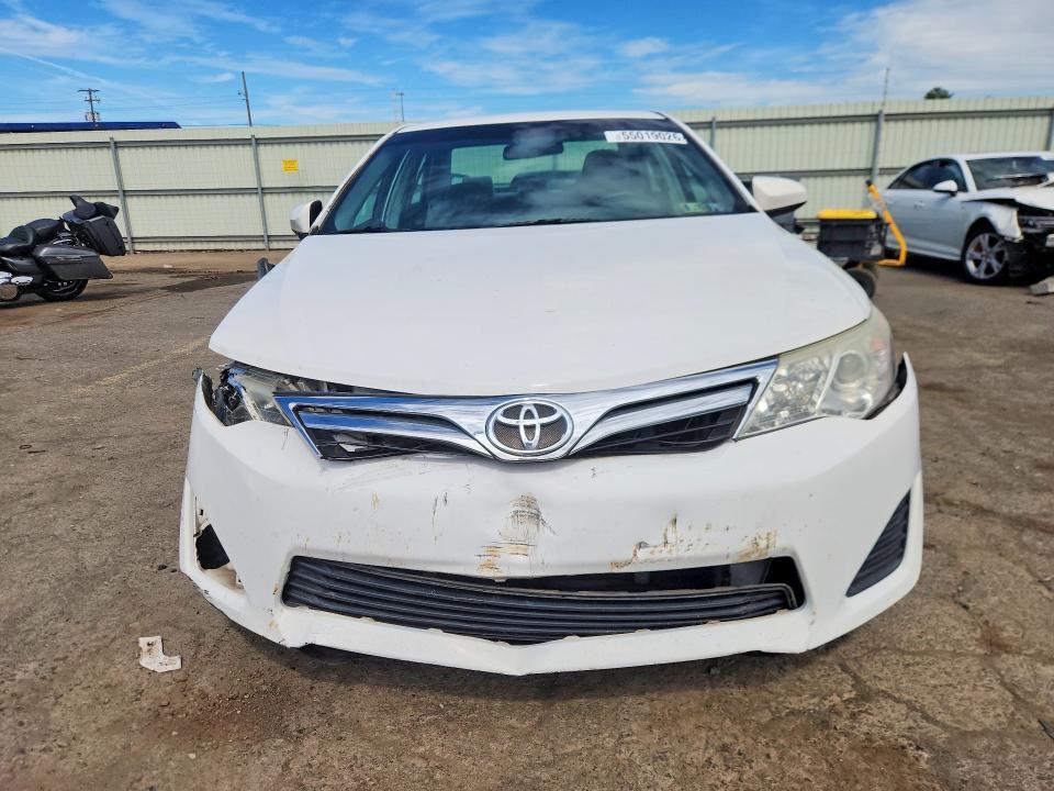 2014 Toyota Camry le