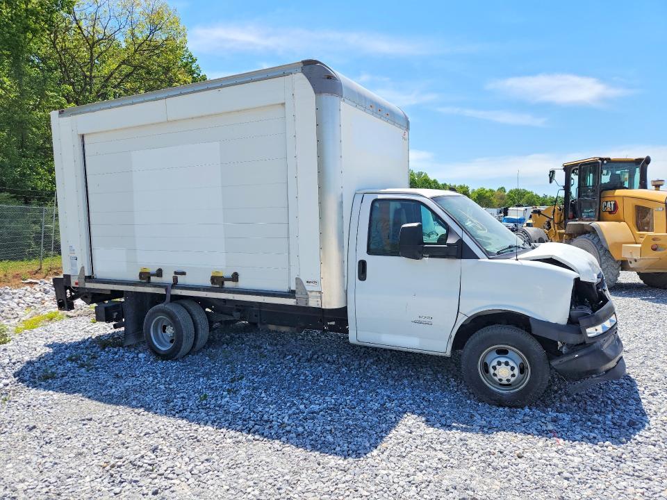 2021 Chevrolet Express BOX Truck