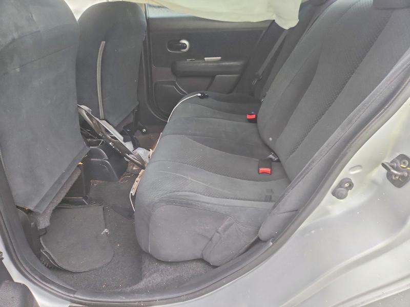 2010 Nissan Versa 1.8 s