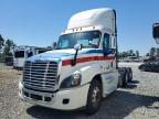 2017 Freigliner 2017 Freightliner Cascadia 125 Semi Truck