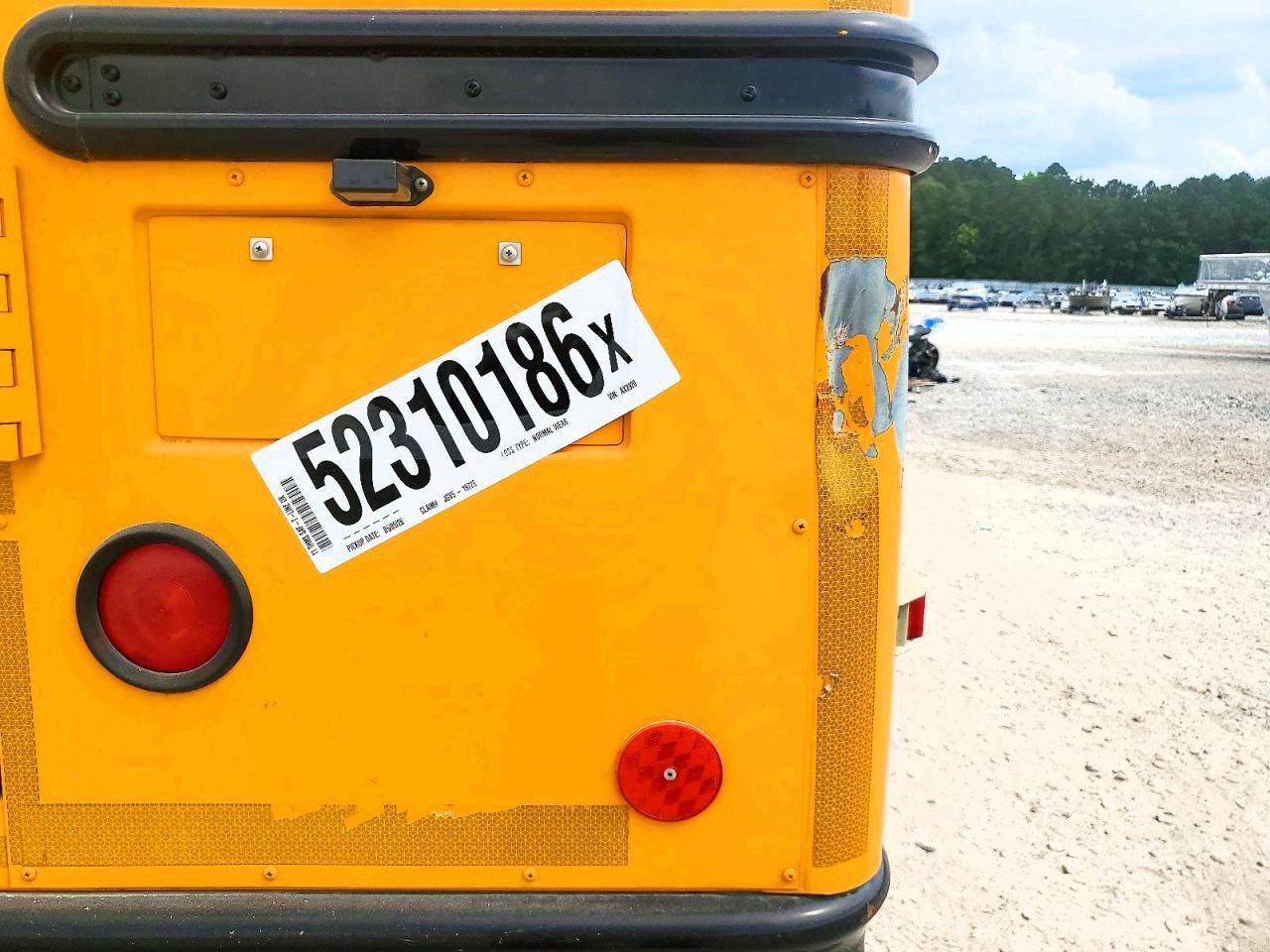 2011 Thomas SAF-T-LINER C2-School Bus