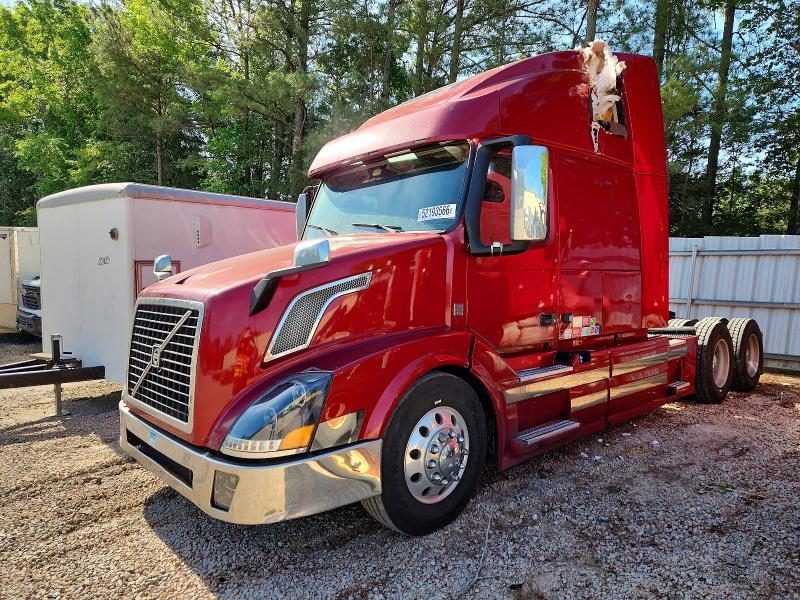 2015 Volvo VNL Semi Truck