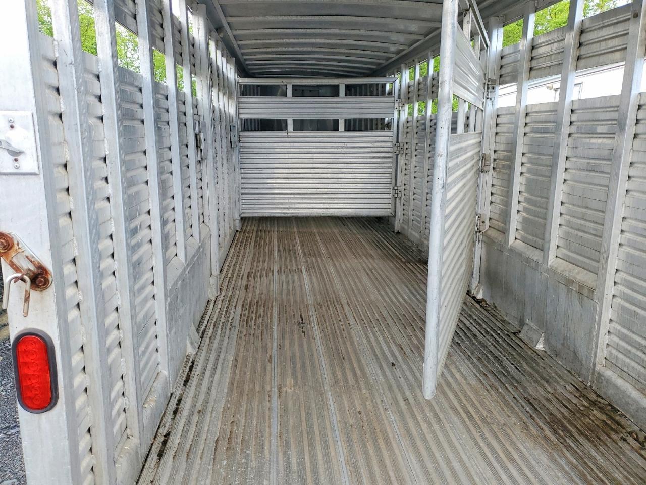 2000 Exxiss Trailer