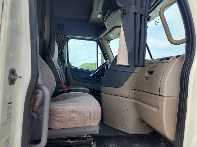 2016 Freightliner Cascadia 125 Semi Truck