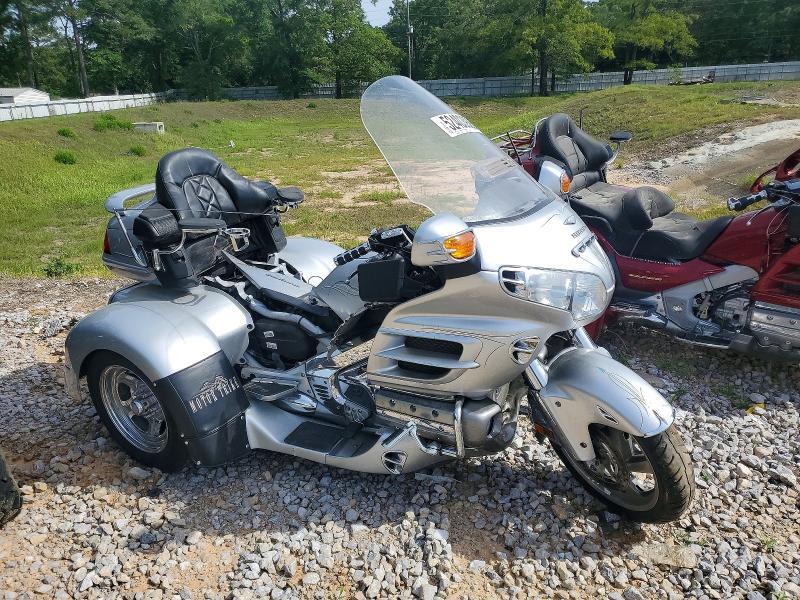 2005 Honda GL1800