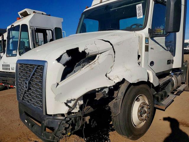 2022 Volv O VNL Semi Truck