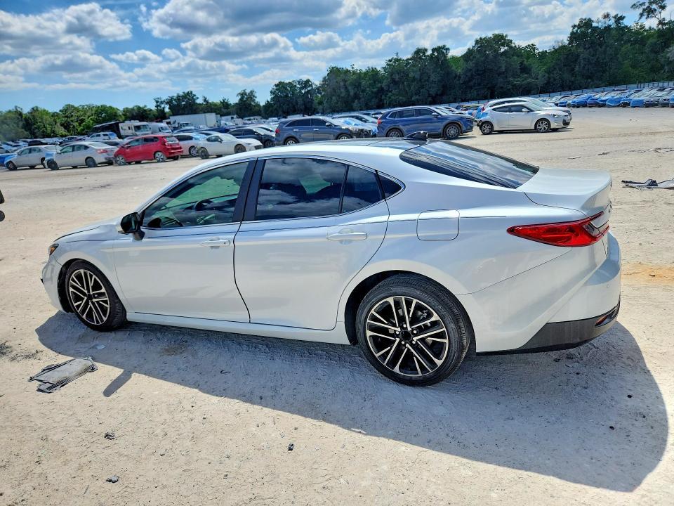 2025 Toyota Camry xle
