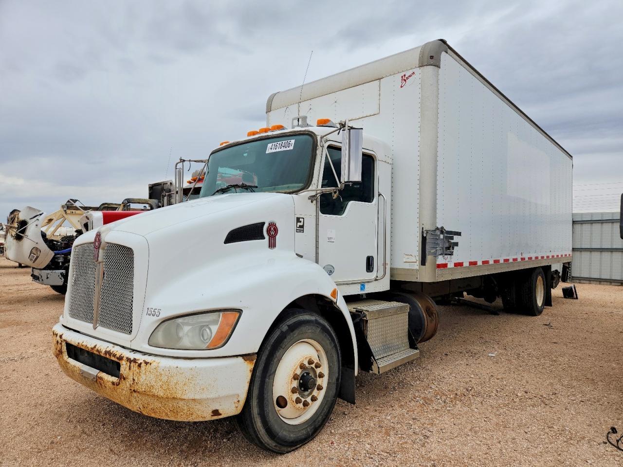 2013 Kenworth T330 BOX Truck