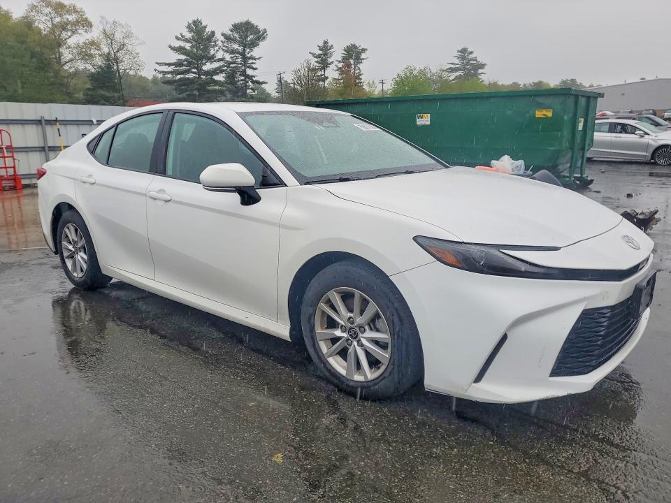 2025 Toyota Camry le