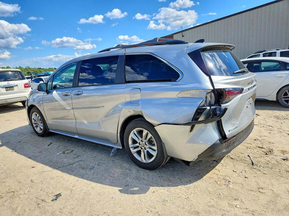 2025 Toyota Sienna xle 7-passenger