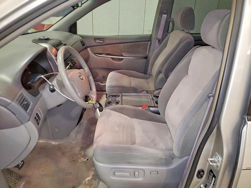 2008 Toyota Sienna le 8-passenger