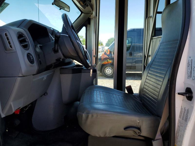2009 Ford E350 Shuttle Bus