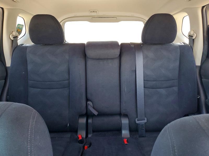 2016 Nissan Rogue sv