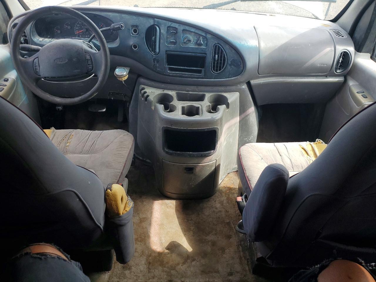 2002 Ford Econoline E350 Super Duty Wagon