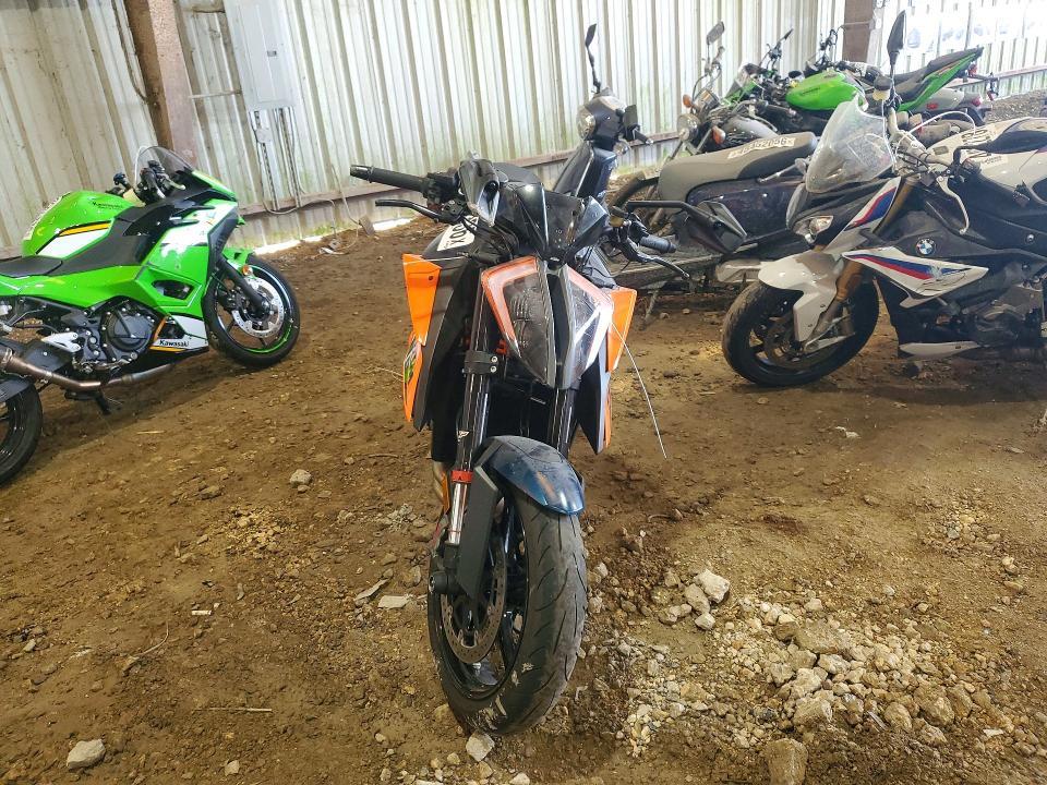 2021 KTM 1290 Super Duke R
