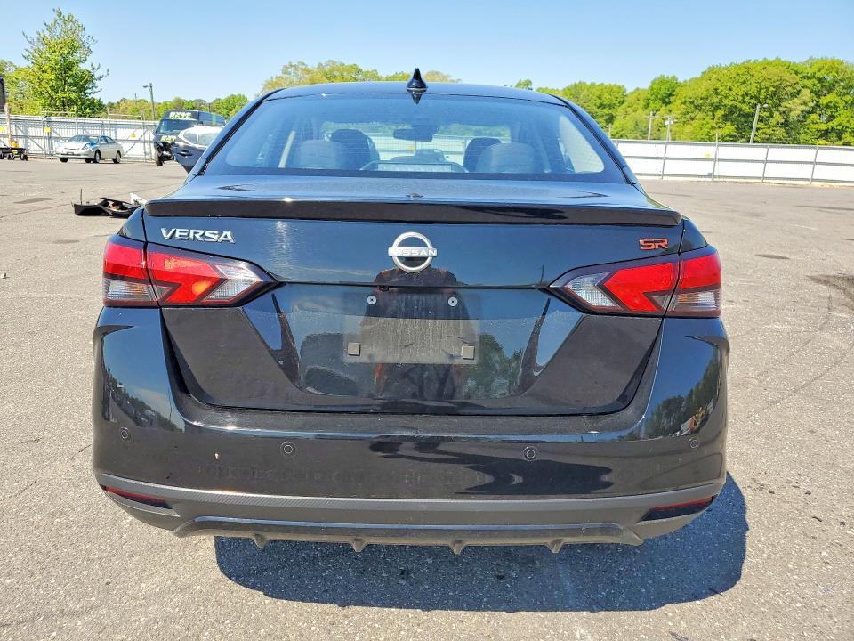 2024 Nissan Versa sr