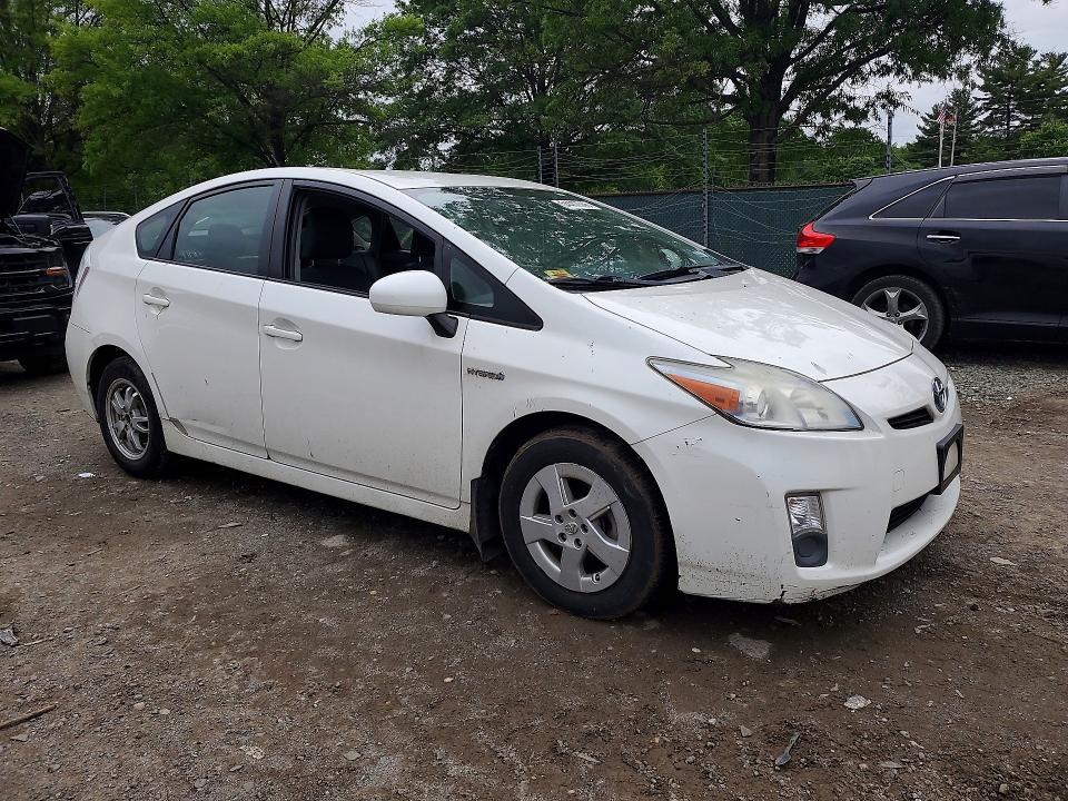 2010 Toyota Prius iii
