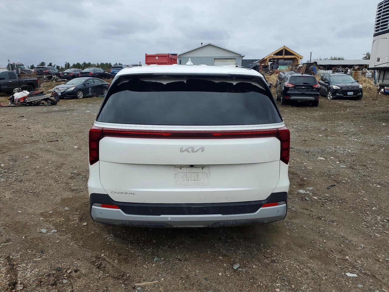 2025 KIA Carnival LX