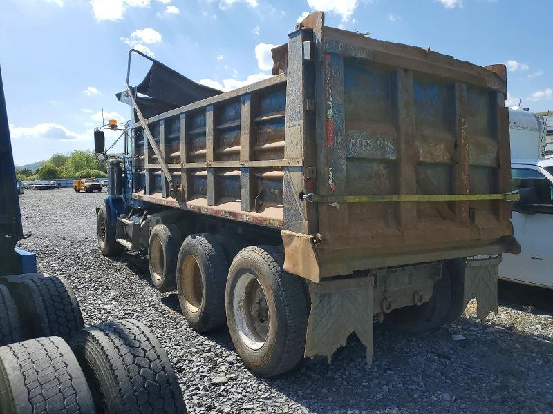1999 Freightliner Conventional FLD120