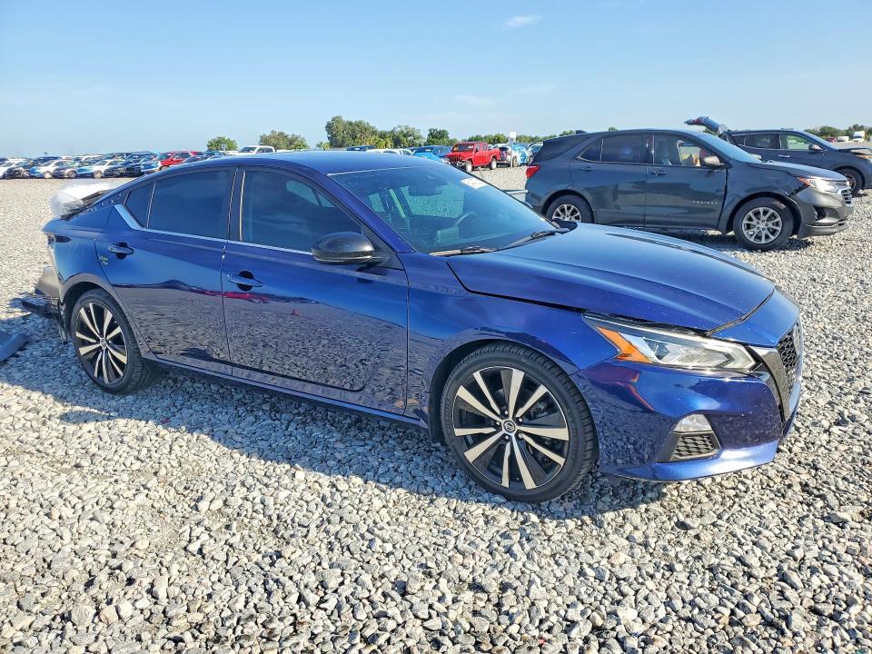 2021 Nissan Altima sr