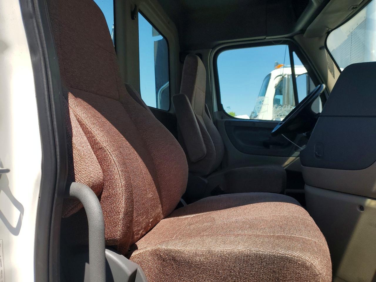2017 Freigliner 2017 Freightliner Cascadia 125 Semi Truck