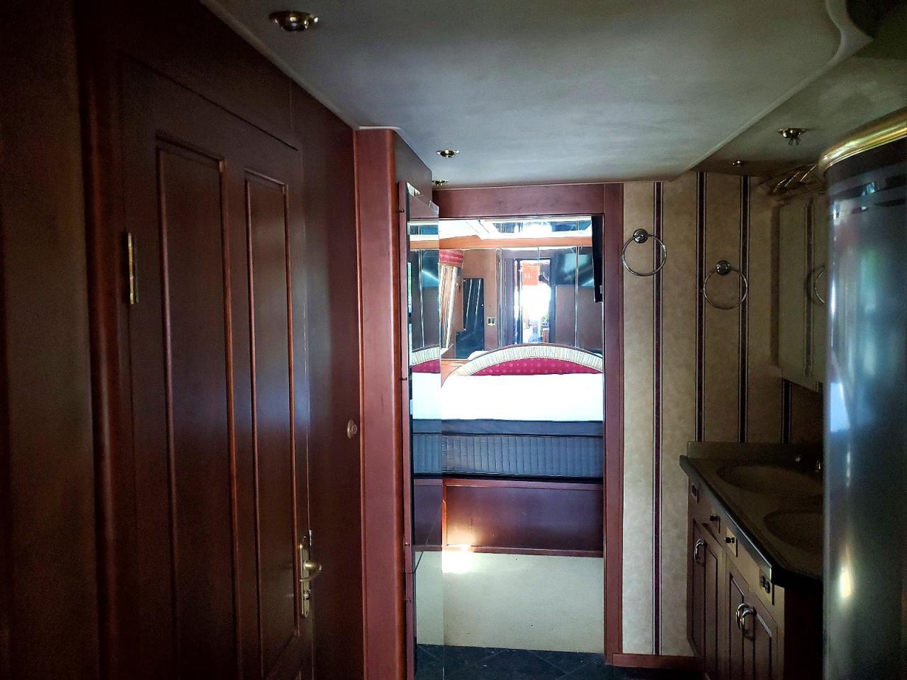 2001 Prevost Bus-RV