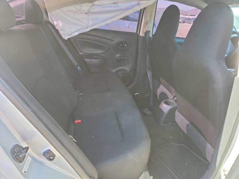 2015 Nissan Versa 1.6 s Plus
