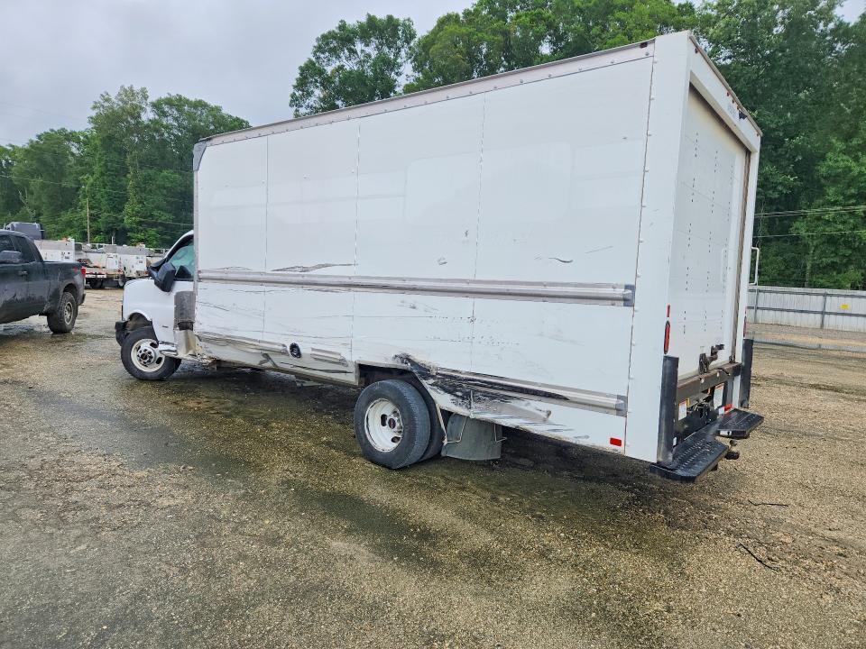 2022 GMC Savana BOX Truck