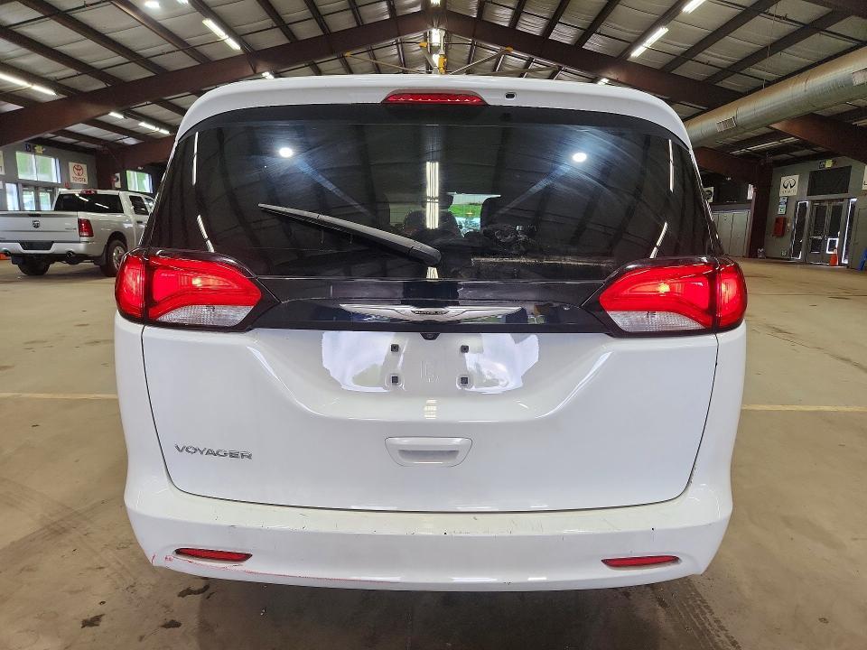 2024 Chrysler Voyager lx