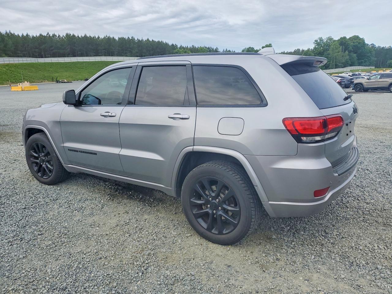 2019 Jeep Grand Cherokee Laredo