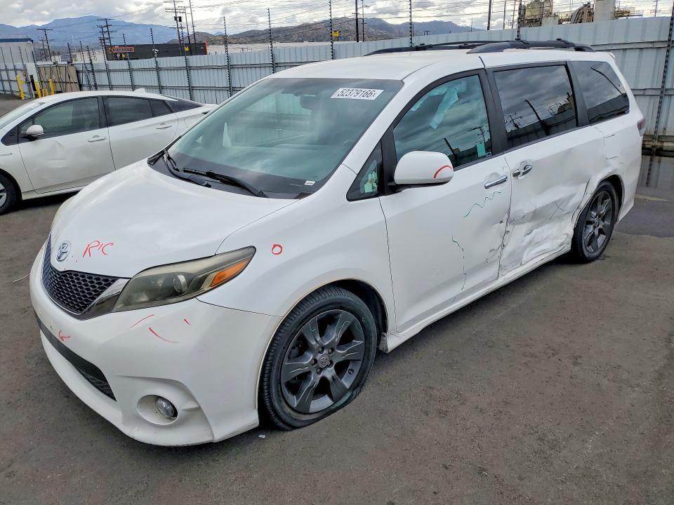 2016 Toyota Sienna se