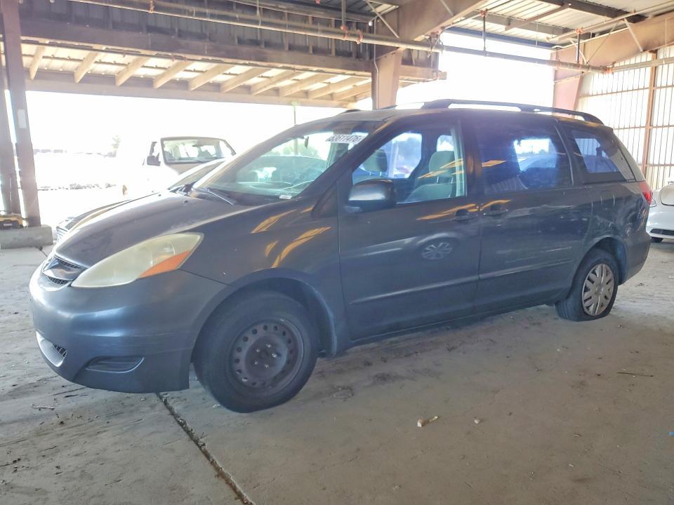 2006 Toyota Sienna ce 8 Passenger