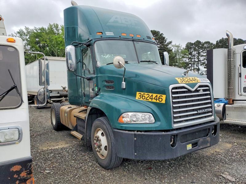 2017 Mack CXU612 Semi Truck