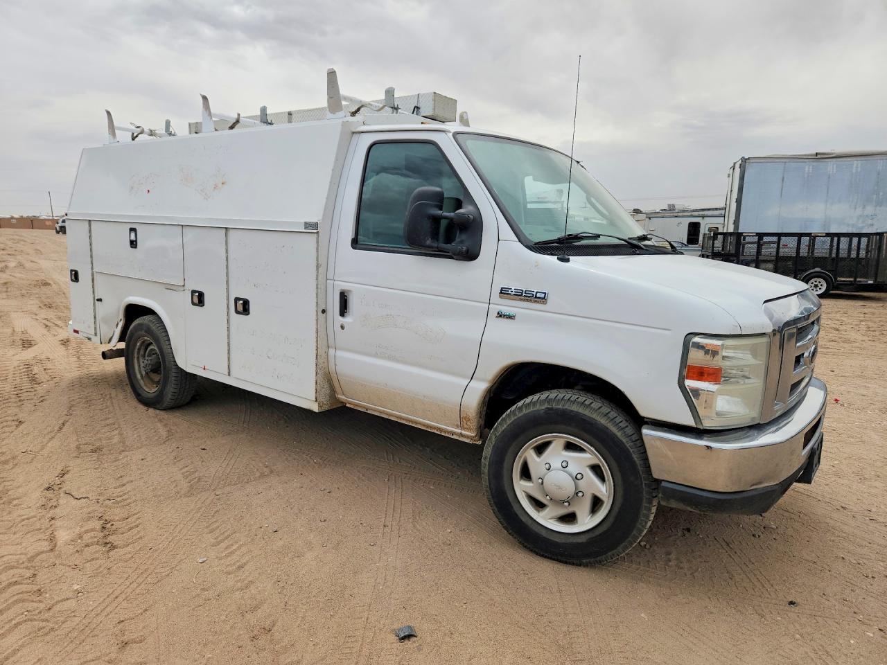 2016 Ford Econoline E350 Super Duty Cutaway Van