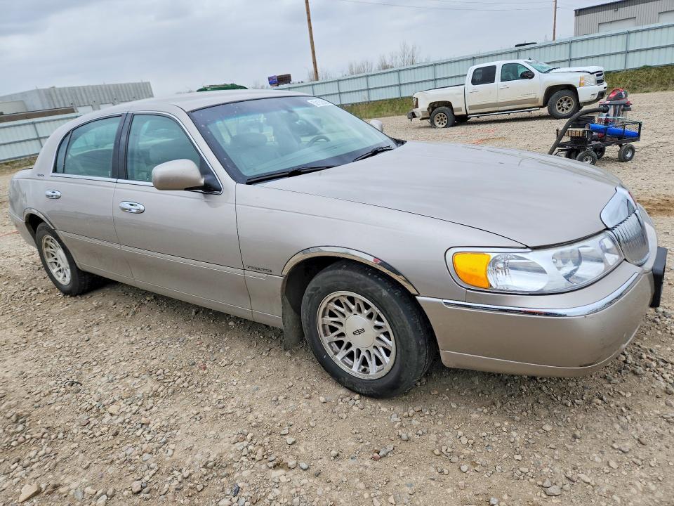 1999 Lincoln Town car Signature