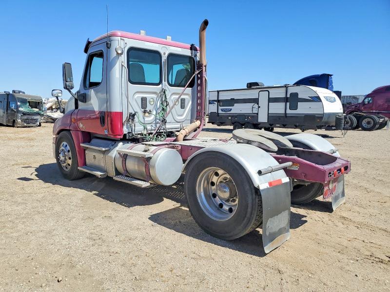2016 Freigliner 2016 Freightliner Cascadia 125 Semi Truck