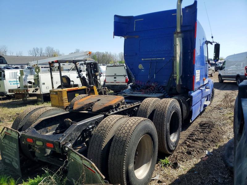2007 Volvo VNL Semi Truck