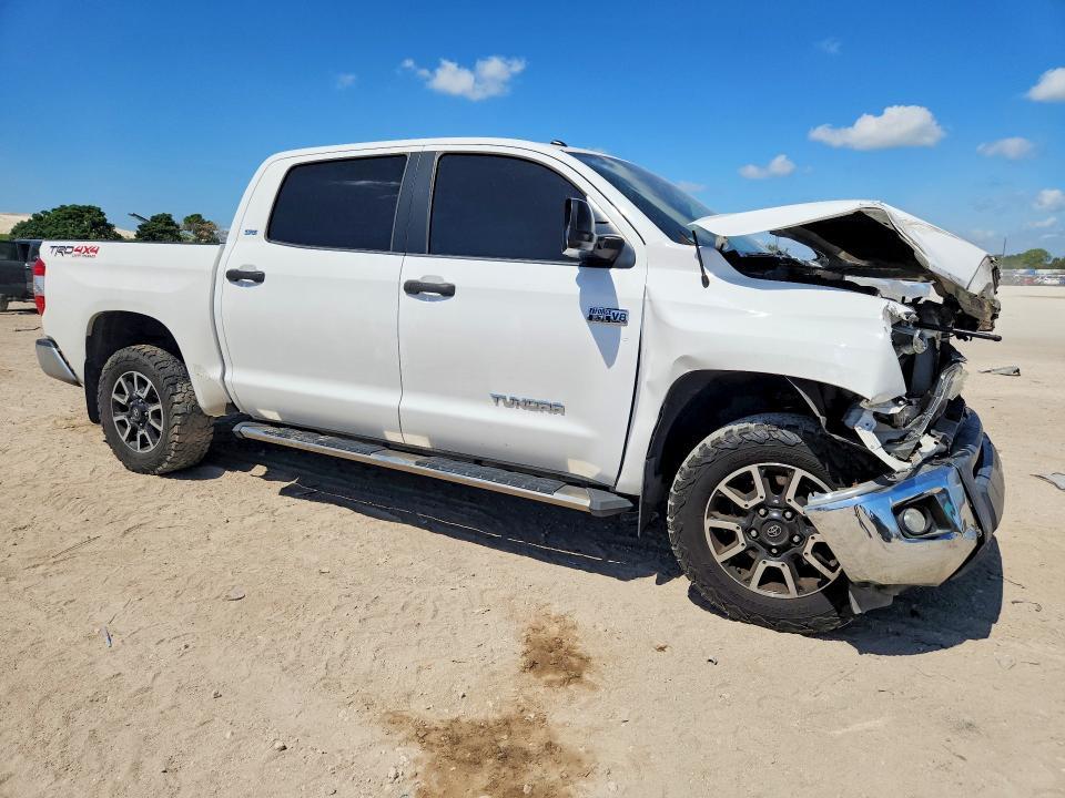 2017 Toyota Tundra SR5