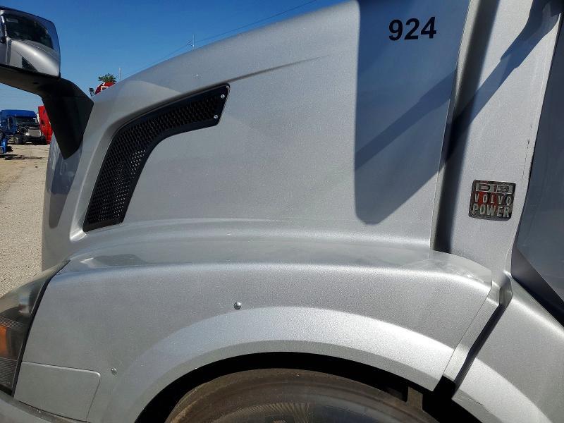 2015 Volvo VN VNL