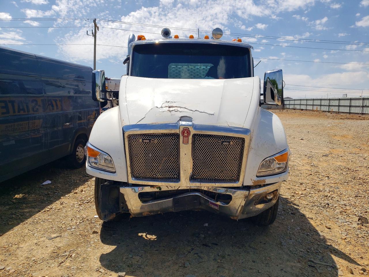 2025 Kenworth Construction T380