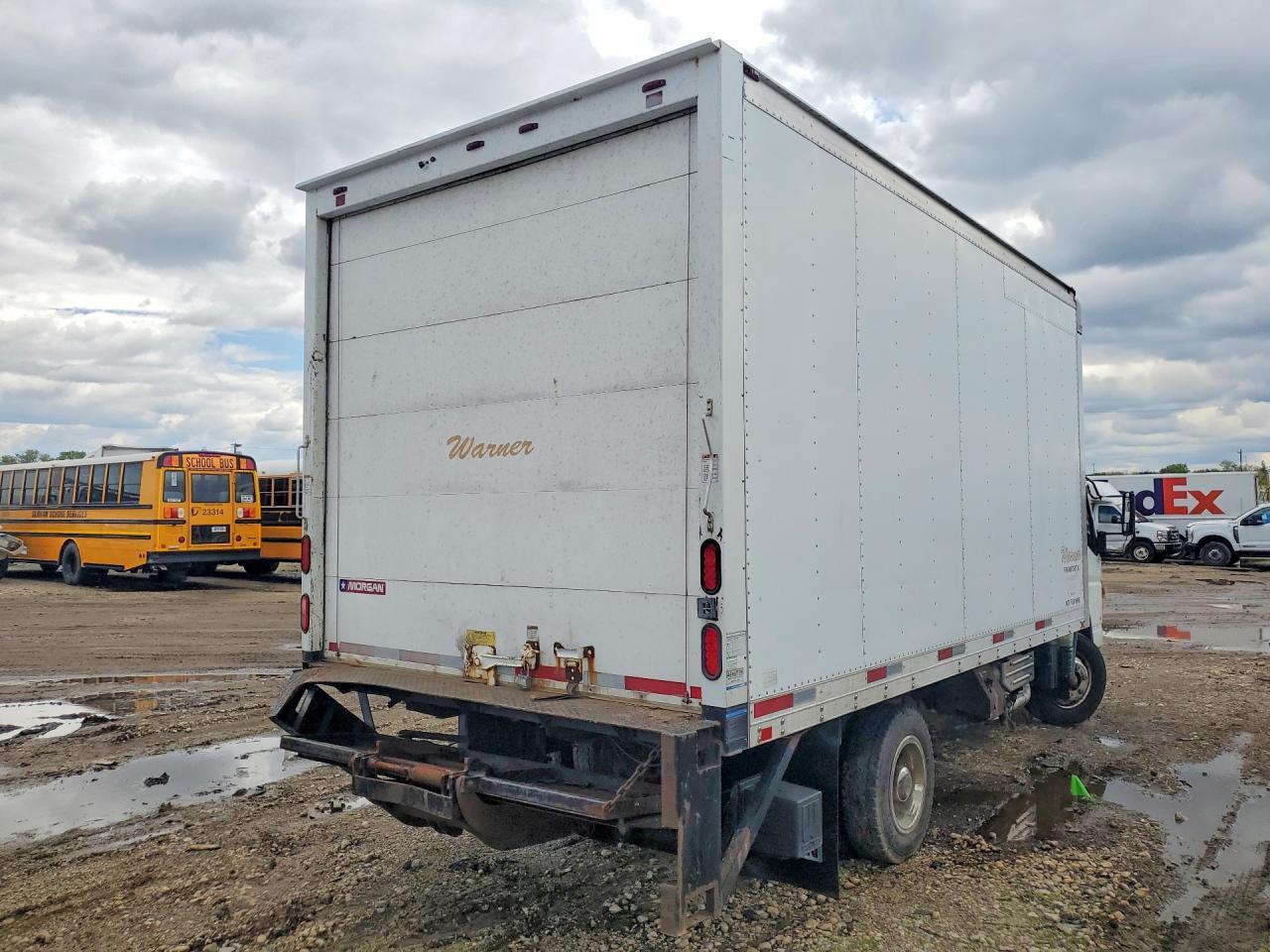2013 Mitsubishi Fuso 2013 Mitsubishi FE FEC72S BOX Truck