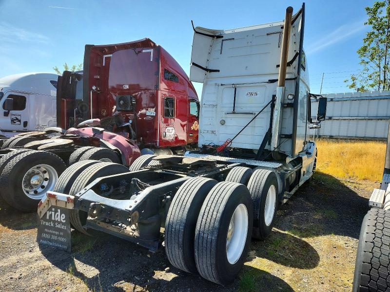 2017 Volvo VNL Semi Truck