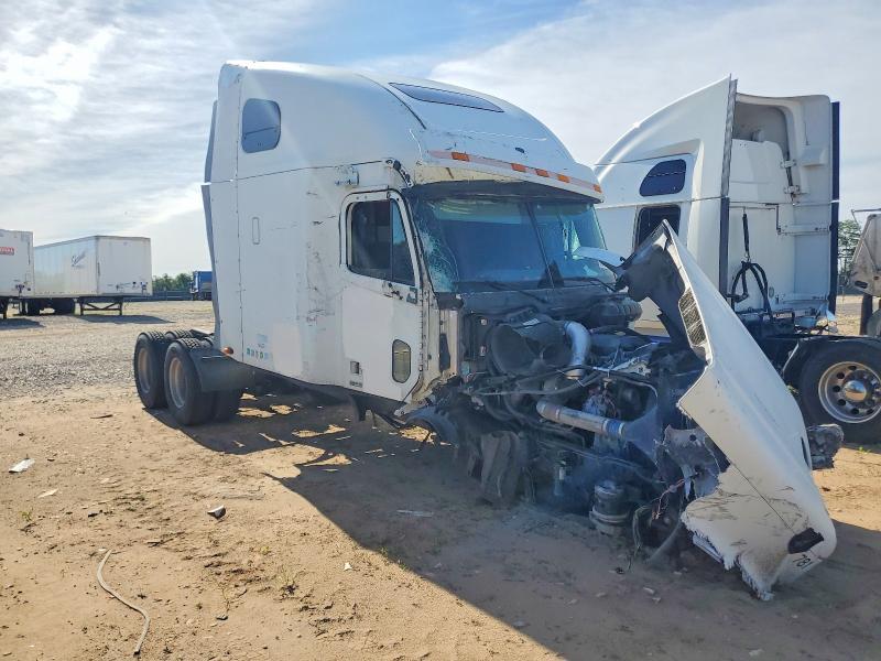 2006 Freightliner CST120 Semi Truck