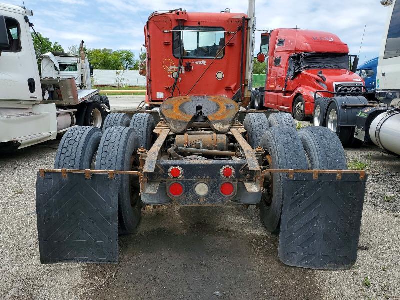1993 Freigliner 1993 Freightliner FLD112 Semi Truck